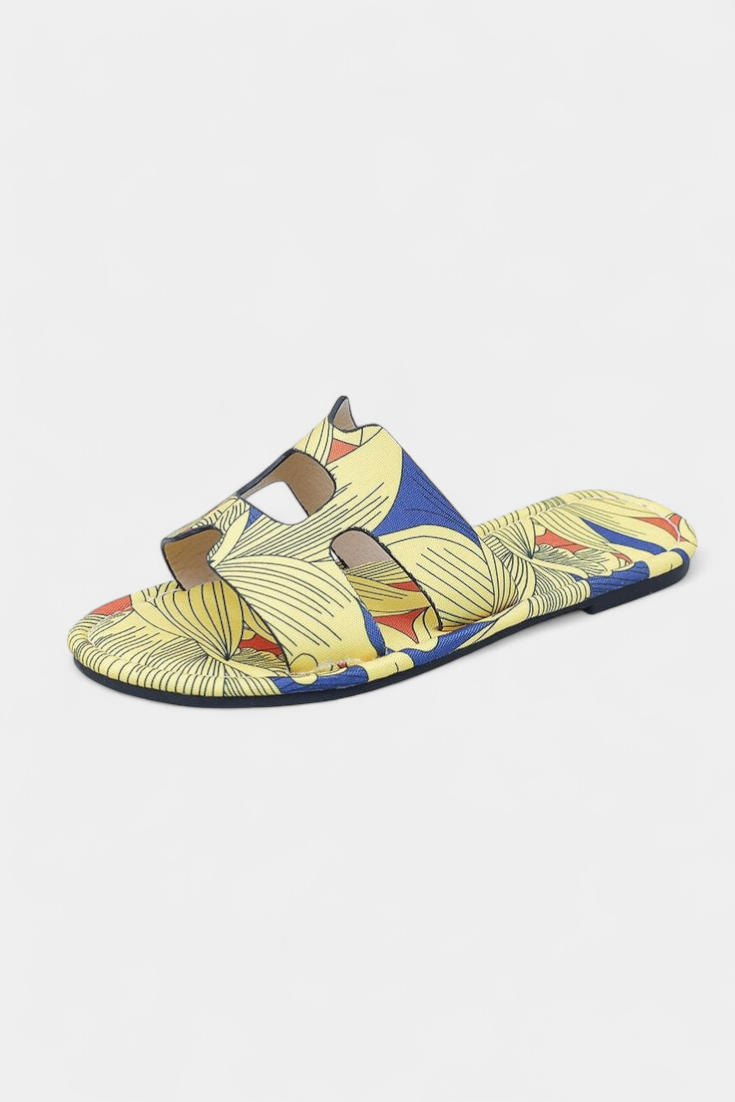 Sandalias planas con estampado tropical colorido Berenice
