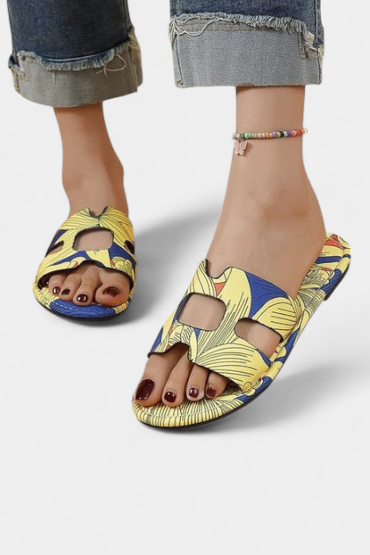 Sandalias planas con estampado tropical colorido Berenice