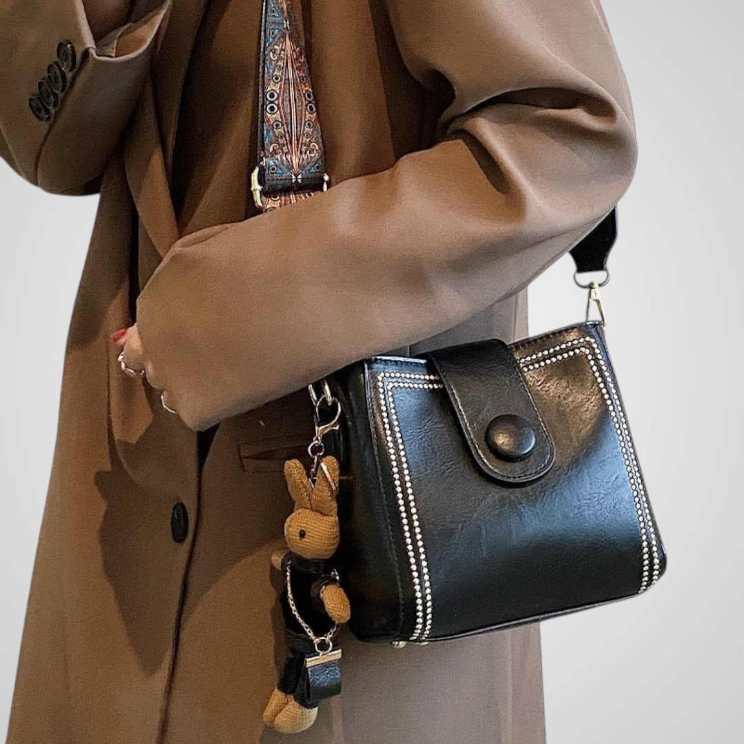 Bolsa retro para orina con correa ancha ajustable para el hombro