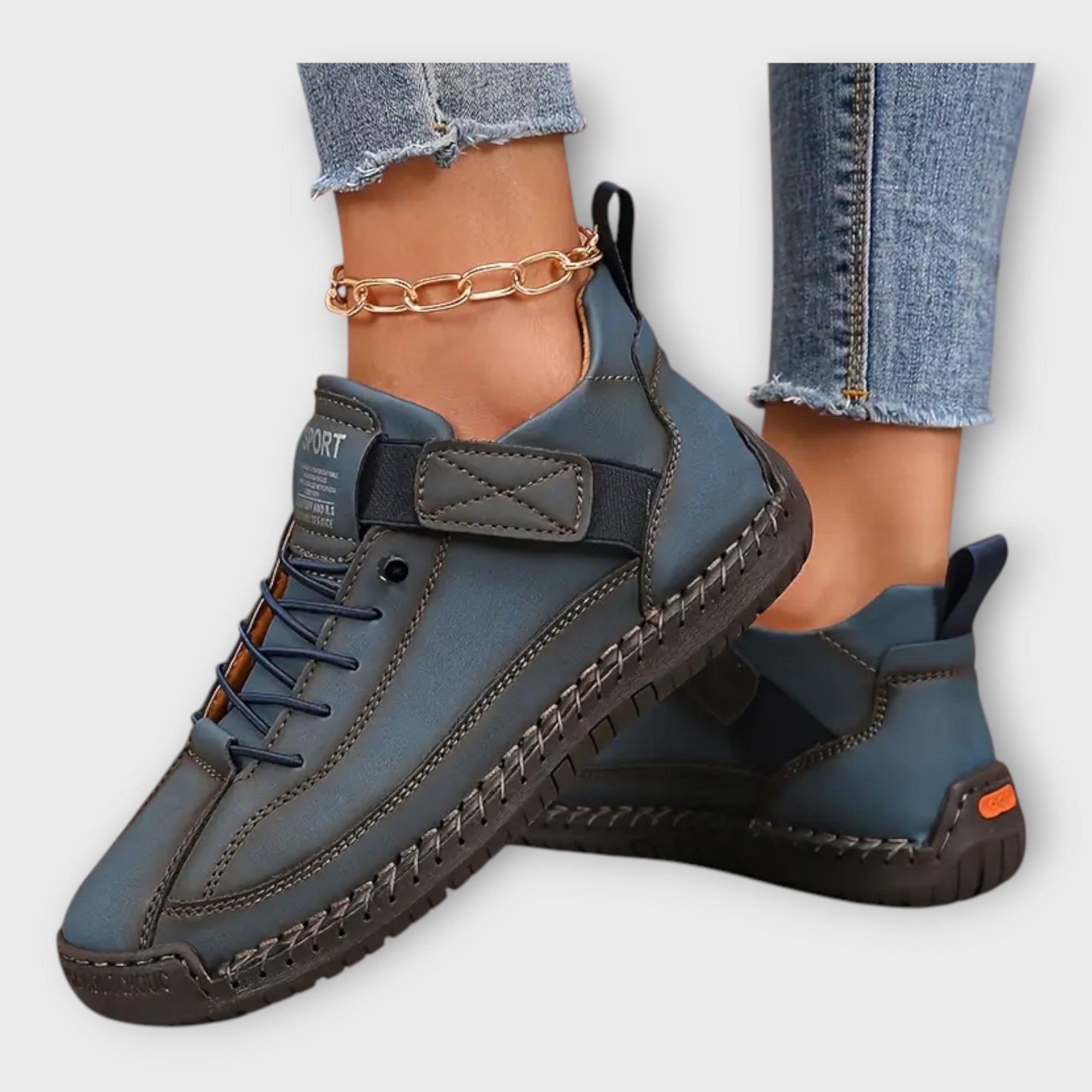 Zapatillas deportivas con un diseño elegante y práctico.