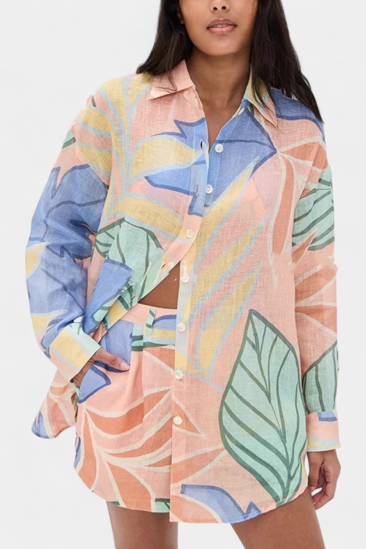 Conjunto de camisa holgada tropical Lumina y pantalones cortos de cintura alta