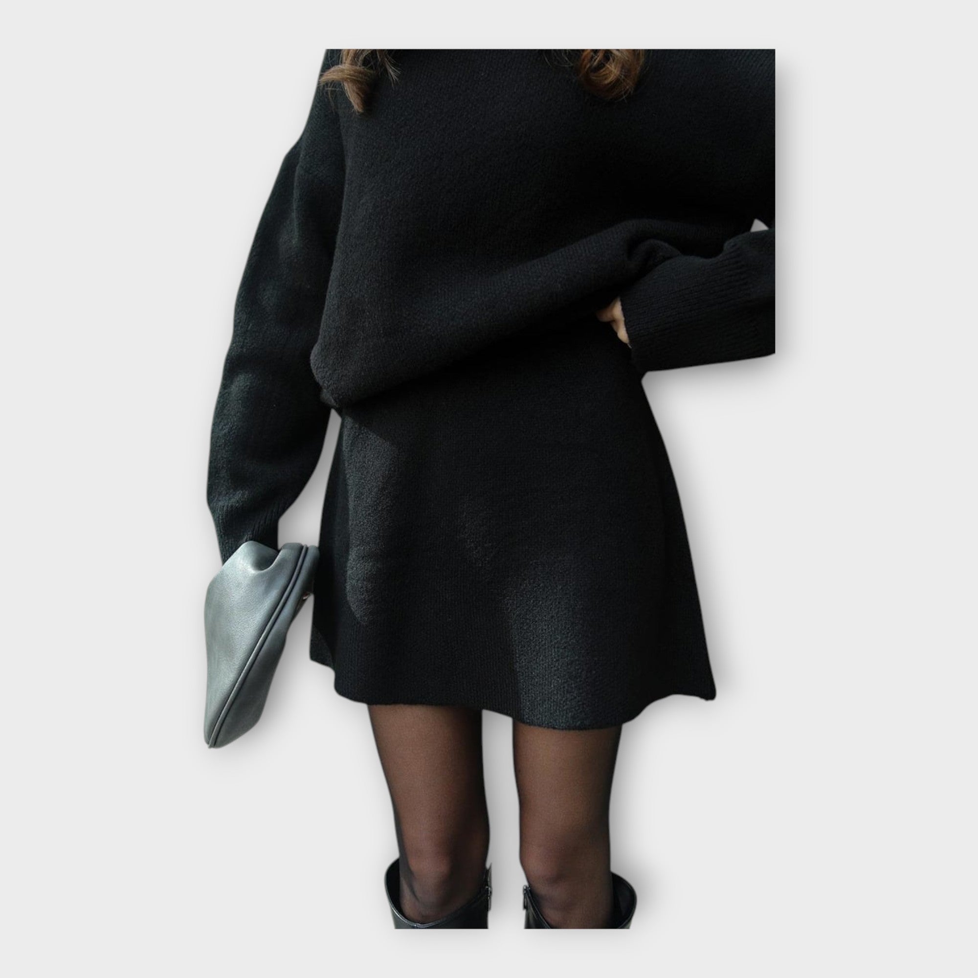 Conjunto de Blusa y Falda de Punto con Línea Moderna