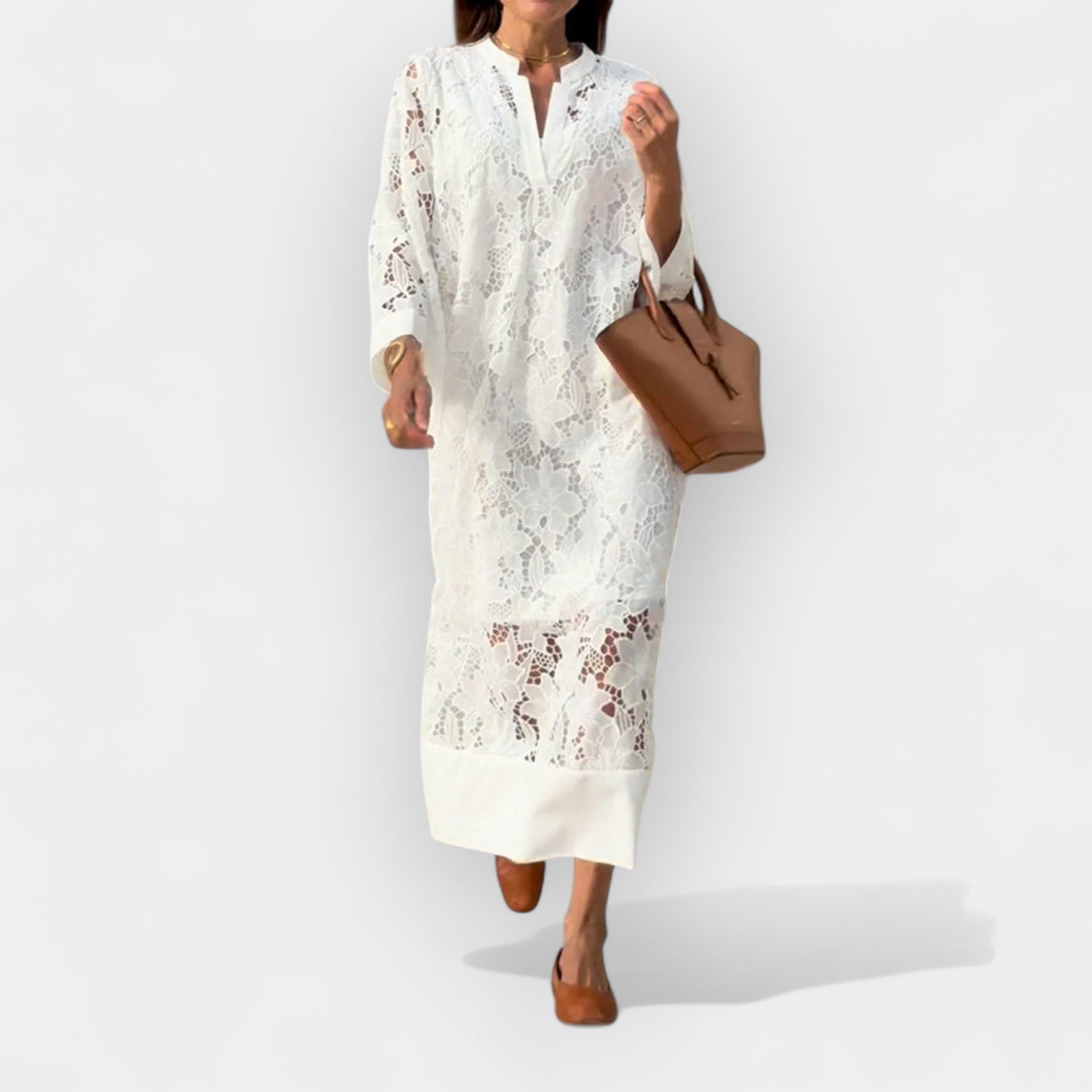 Vestido ligero con detalles de encaje.