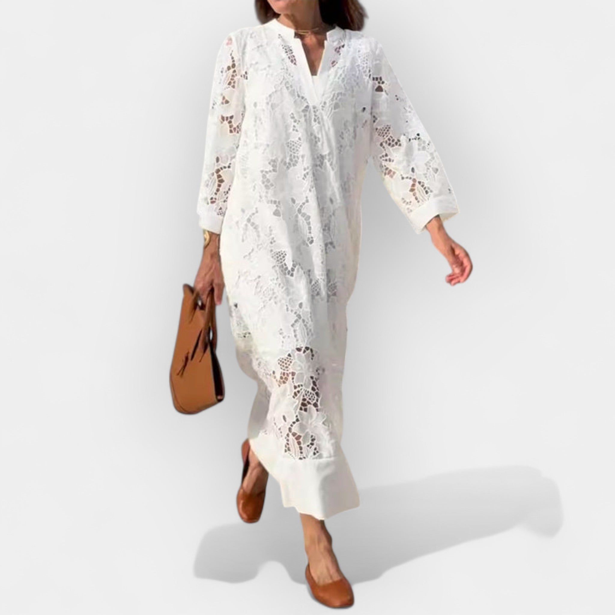 Vestido ligero con detalles de encaje.