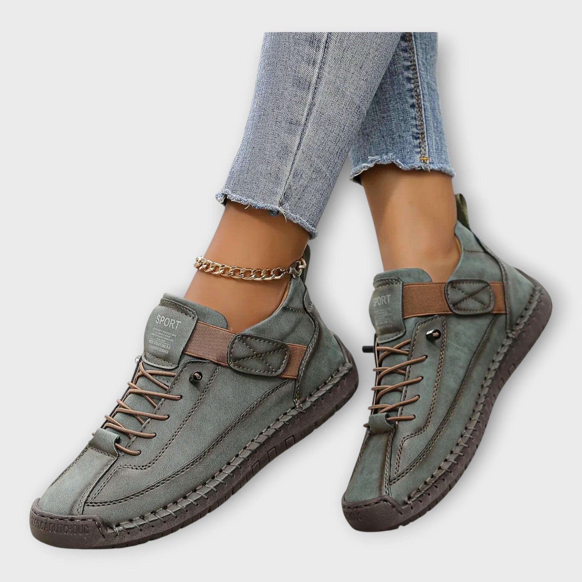 Zapatillas deportivas con un diseño elegante y práctico.