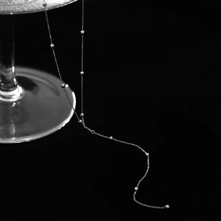 Collar con Emblema y Crochet