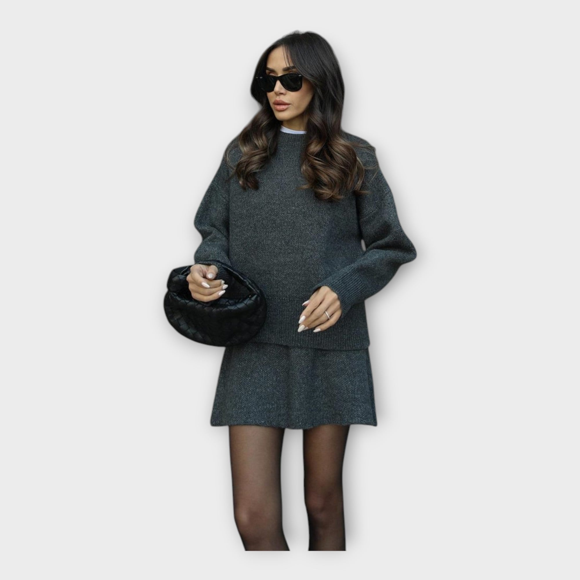 Conjunto de Blusa y Falda de Punto con Línea Moderna