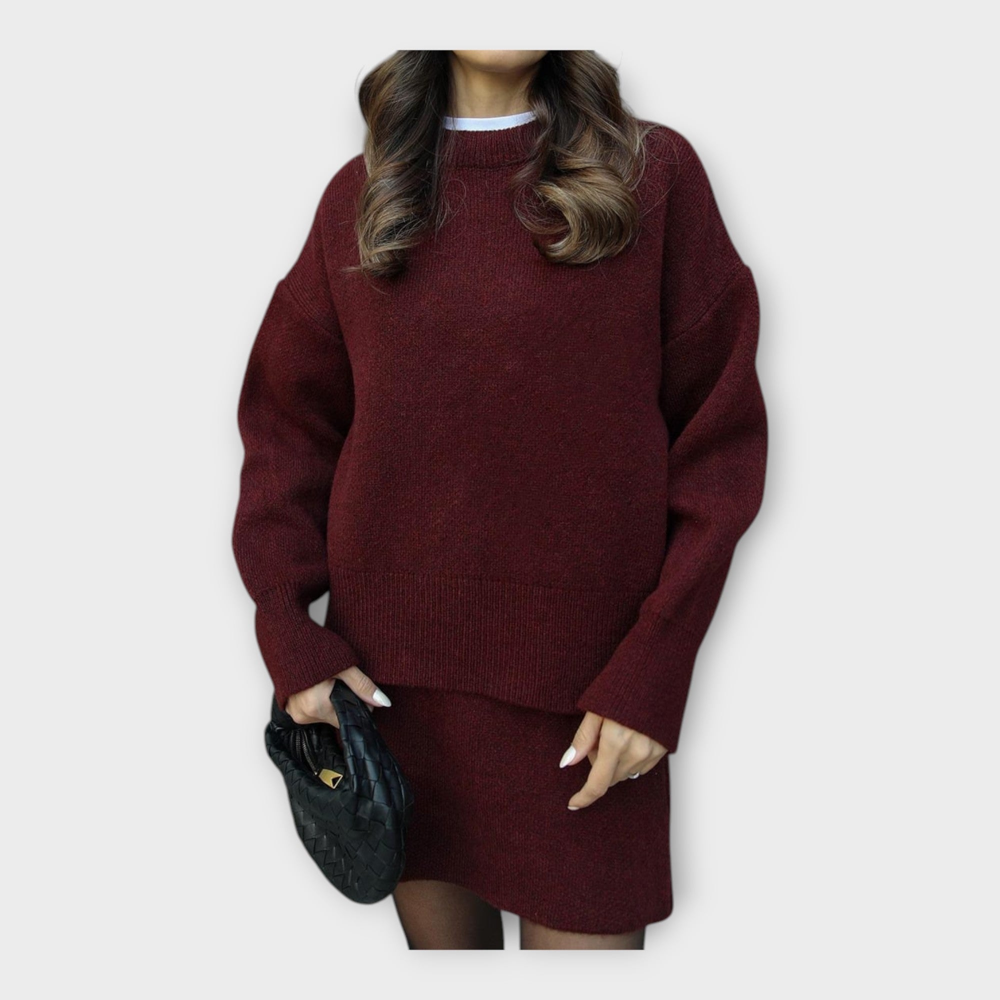 Conjunto de Blusa y Falda de Punto con Línea Moderna