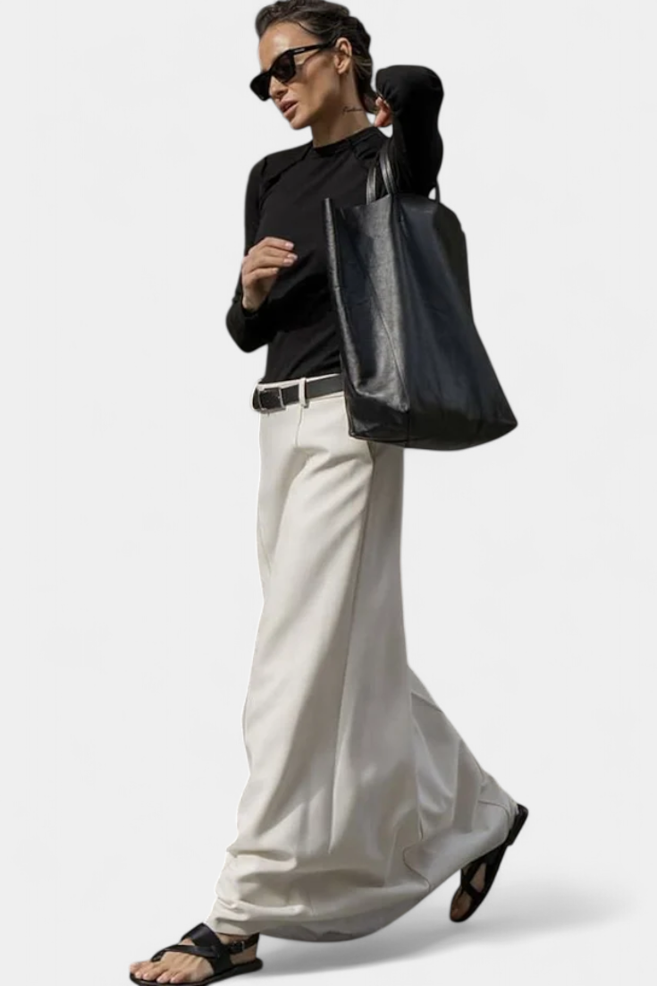 Falda Ada H-Line monocromática con estilo urbano moderno