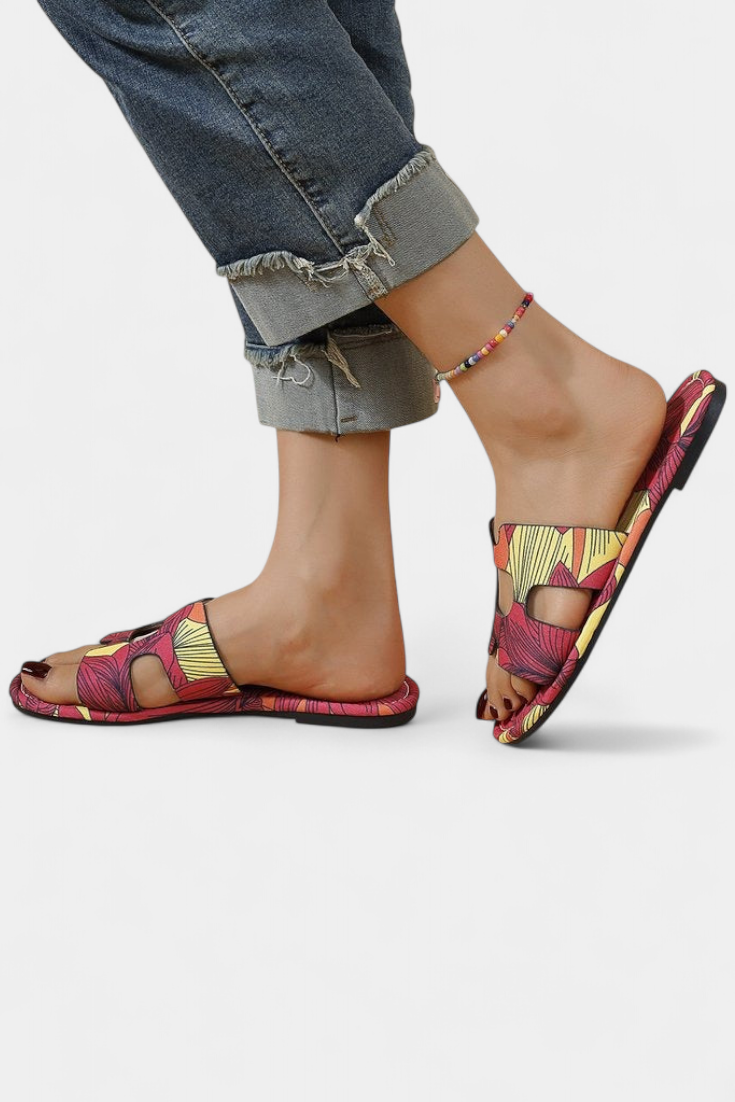 Sandalias planas con estampado tropical colorido Berenice