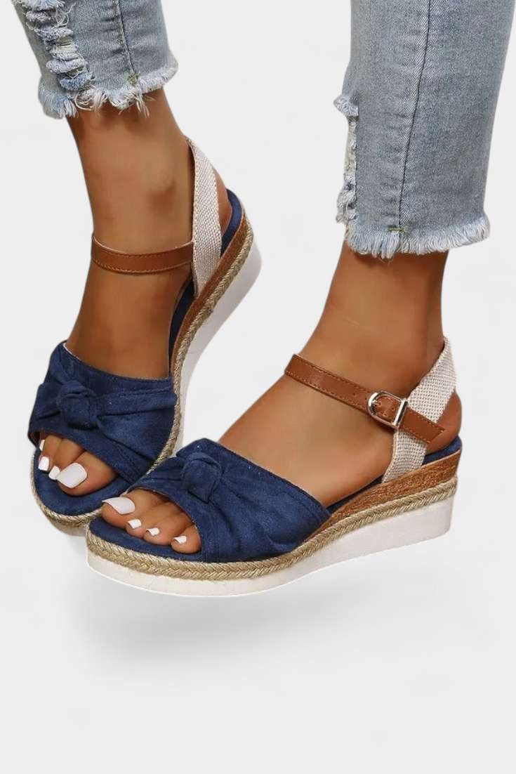 Sandalias Loura con lazo y plataforma casual