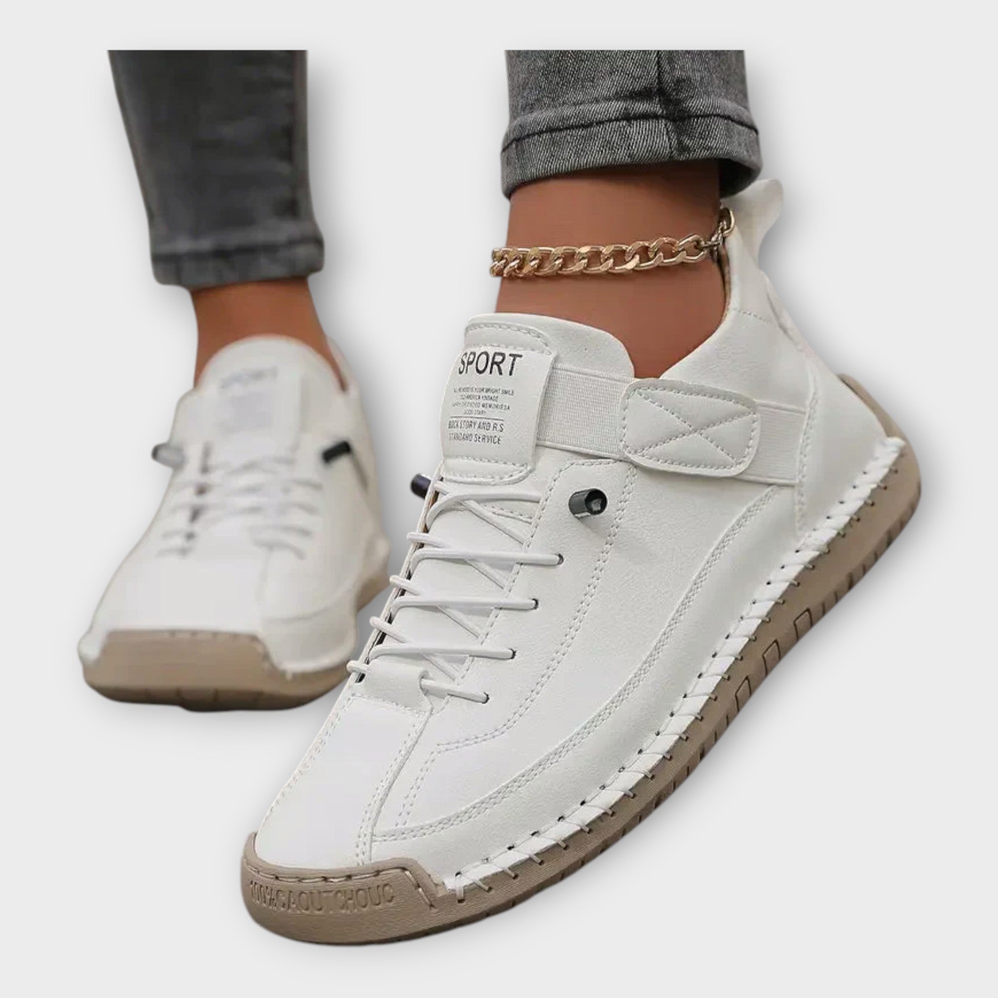 Zapatillas deportivas con un diseño elegante y práctico.